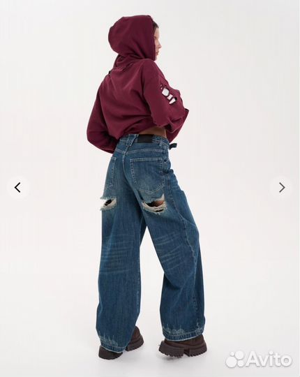 Джинсы широкиес разрезом