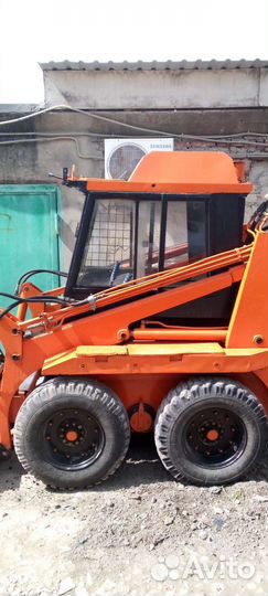 Мини-погрузчик Уралвагонзавод ПУМ-500, 2004
