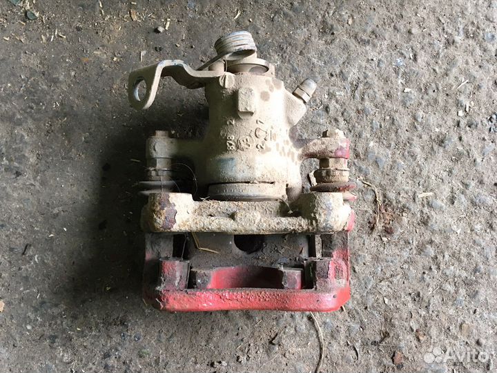 Opel astra h Суппорт