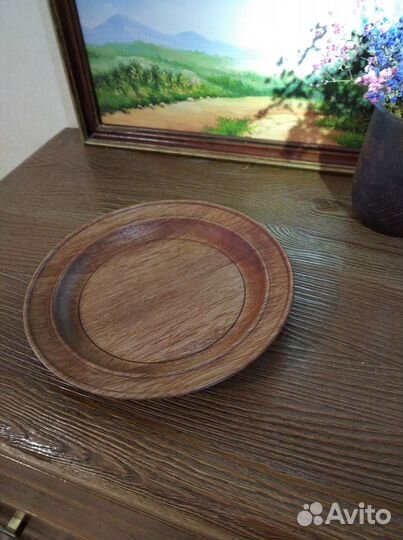 Тарелки и блюда из дерева