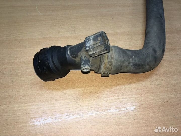 Патрубок радиатора нижний Skoda Octavia 1U2 AEE