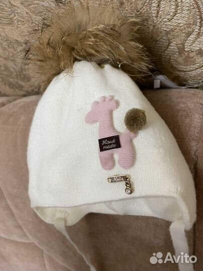 Шапка с натуральным помпоном новая