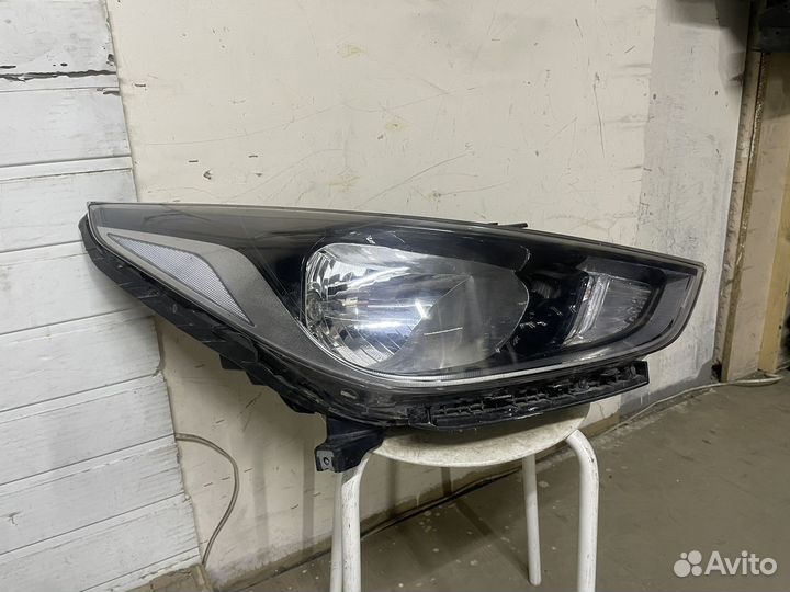 Фара Hyundai Solaris 2 2017 правая (б/у) оригинал
