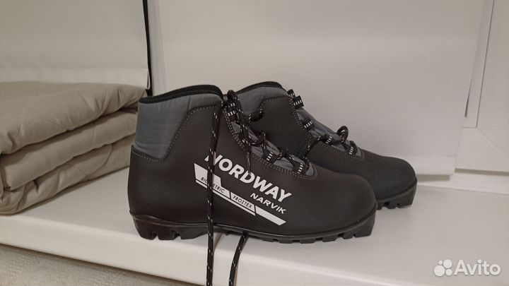 Лыжные ботинки