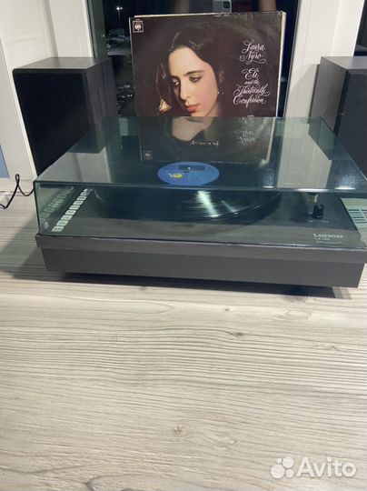 Проигрыватель винила Lenco LS-300BK