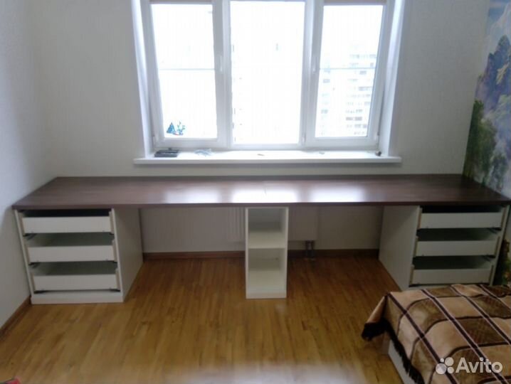 Рабочая зона со шкафом