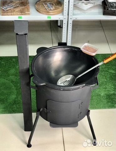 Казан, печь с трубой, шумовка