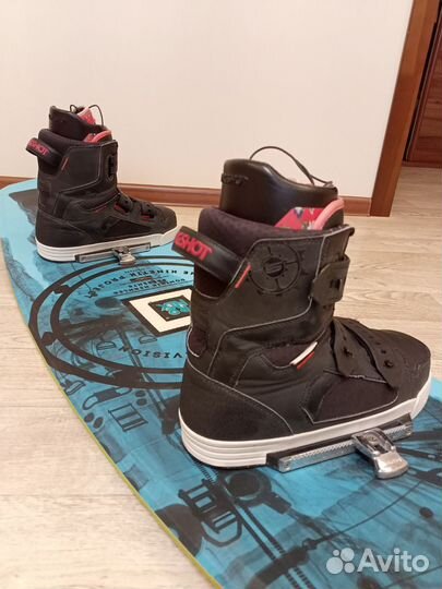 Вейкборд с креплениями