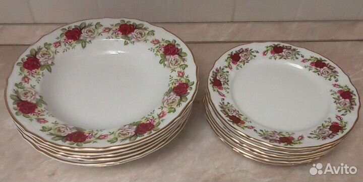 Набор тарелок