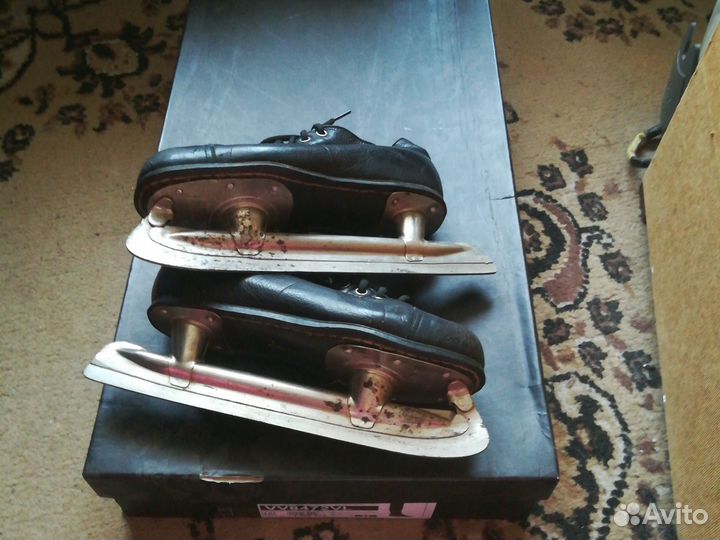 Коньки хоккейные 39 размер.До зимы