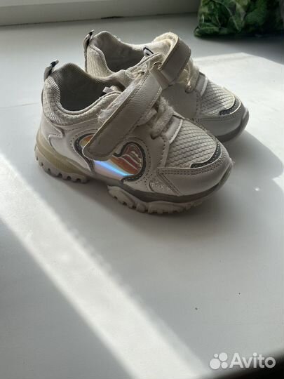 Кроссовки для девочки