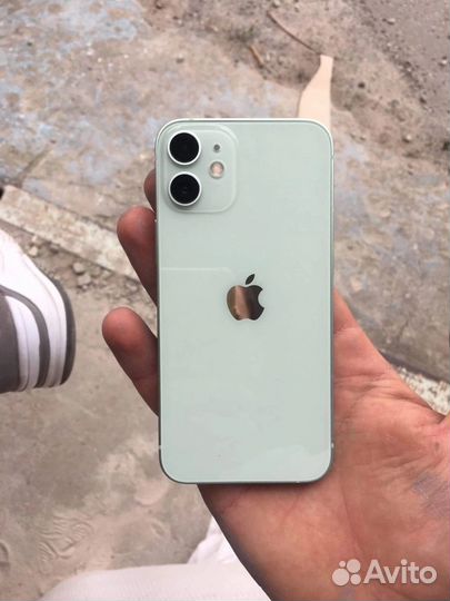 Телефон iPhone 12 mini