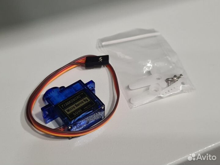 Сервопривод SG90-Arduino