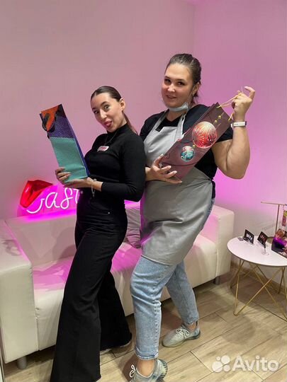 Мастер маникюра и педикюра