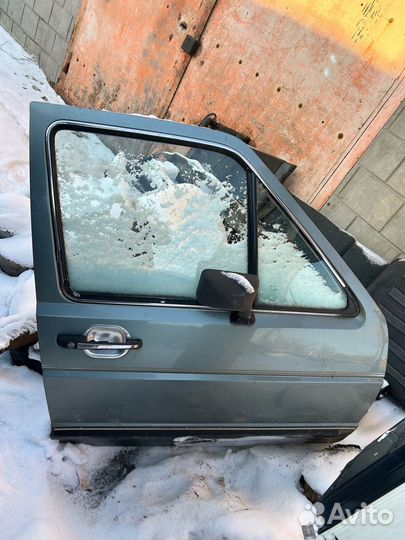 Дверь автомобильная