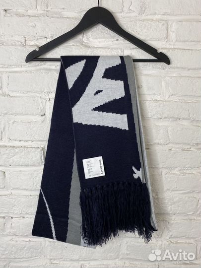 A cold wall gray/black THE state commute scarf