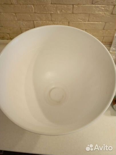 Кашпо пластиковое б. у