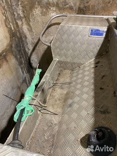 Лодка моторная Салют 430