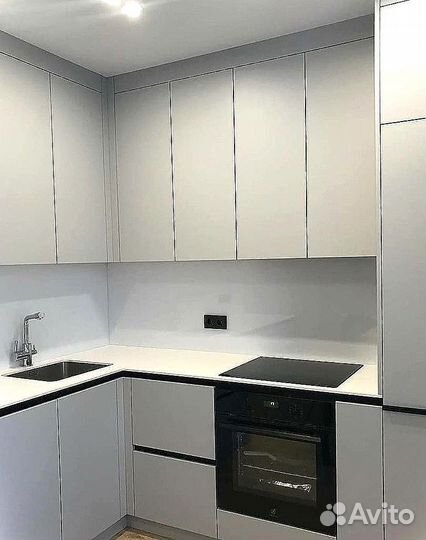 Кухня до потолка