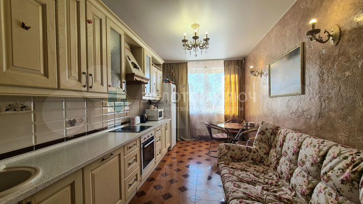 2-к. квартира, 76,6 м², 1/3 эт.