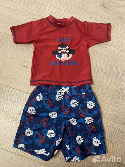 Плавательный костюм