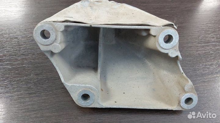 Кронштейн двигателя правый Bmw 528I F10 N20B20A