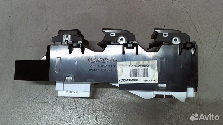 Кнопка стеклоподъемника Hyundai Santa Fe, 2013
