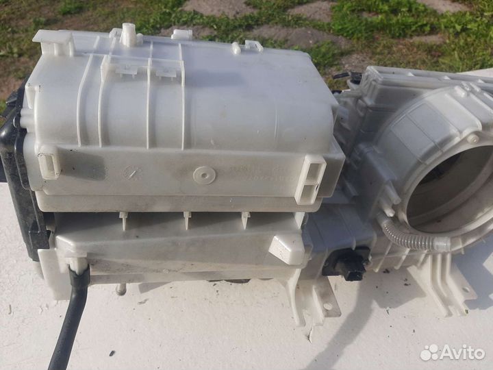 Корпус отопителя Mitsubishi Outlander XL