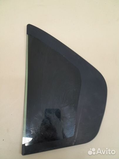 Стекло двери задней правой форточка Renault Logan