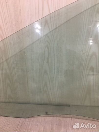 Стекло двери переднее левое Mercedes Benz C180