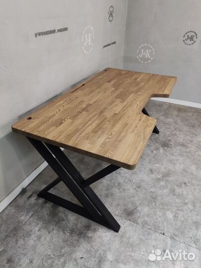 Игровой стол с вырезом из массива