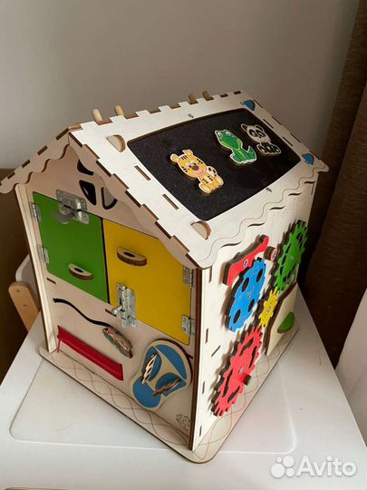 Бизиборд домик со светом