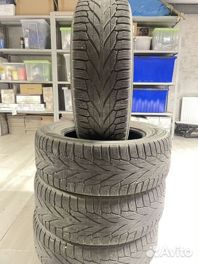 Nokian Tyres Hakkapeliitta R2 SUV 215/65 R16 102R