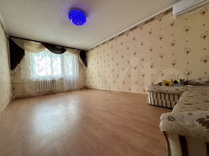 2-к. квартира, 52 м², 4/12 эт.