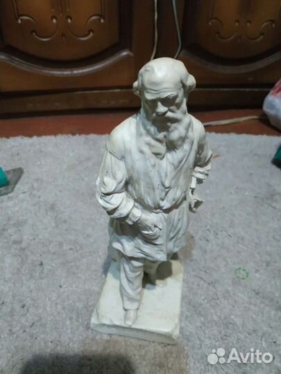 Статуэтка Лев Николаевич Толстой,гипс,50е годы