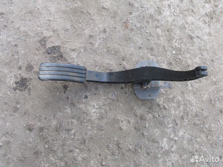 Педаль акселератора (Nissan Almera)