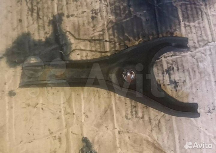 Вилка сцепления Nissan Primera P12 2002