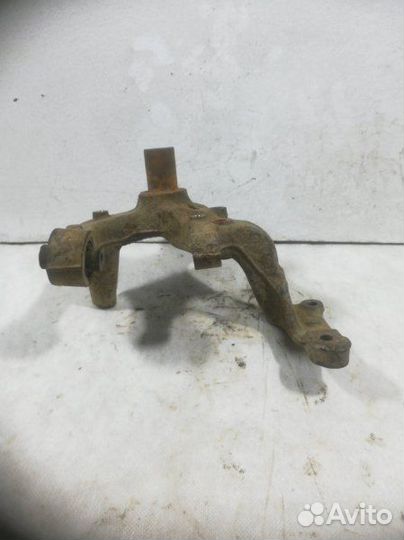 Кулак поворотный задний правый Skoda Octavia A5