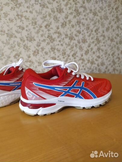 Кроссовки женские Asics