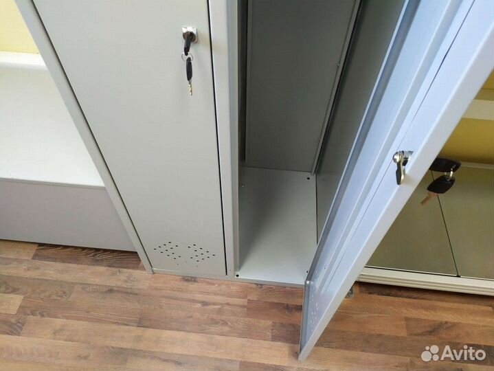 Шкафы металлический для одежды