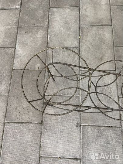 Подставка для цветов напольная металлическая