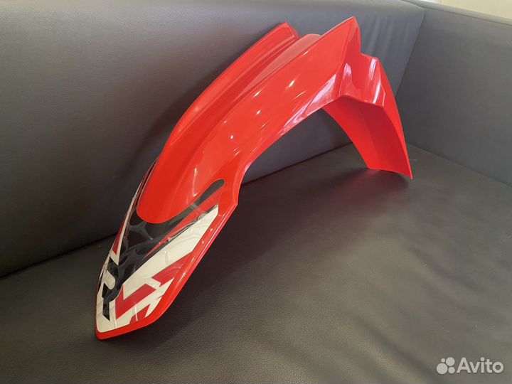 Крыло переднее Regulmoto,Bse