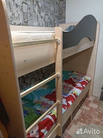 Двухъярусная кровать бу с матрасами