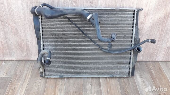 Радиатор охлаждения №24 BMW 3 series E90 2008