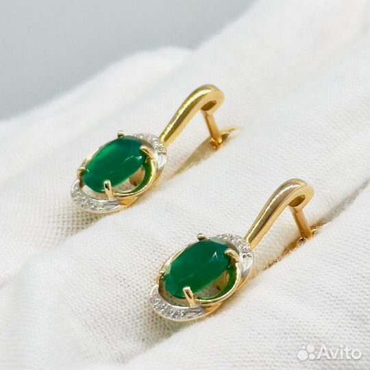 Золотые серьги с камнем