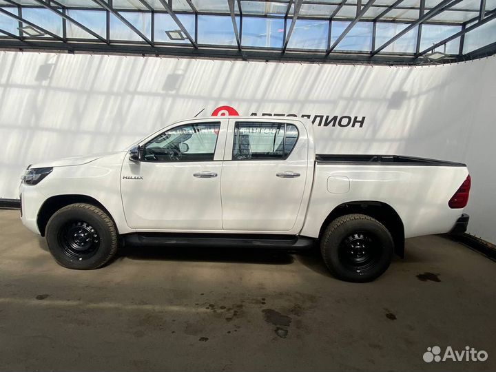 Toyota Hilux 2.4 МТ, 2023, 49 км