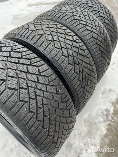 Continental ContiVikingContact 7 225/45 R18 95T