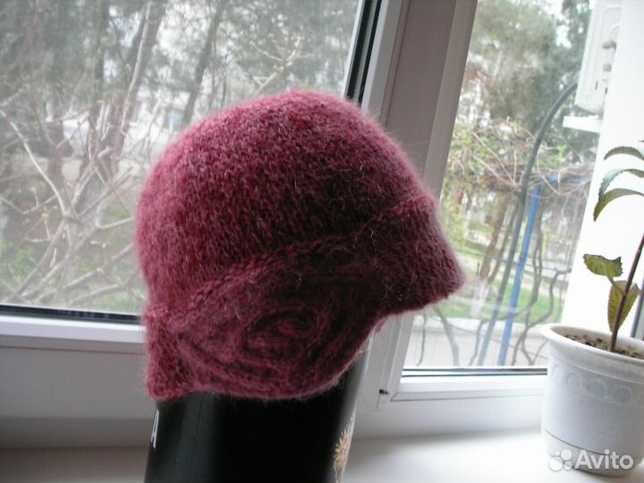 Шапки новые,разные,10шт