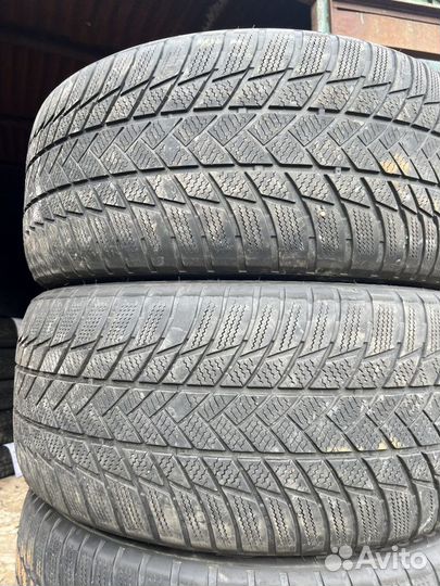 Bridgestone Blizzak LM-001 285/45 R21 113V