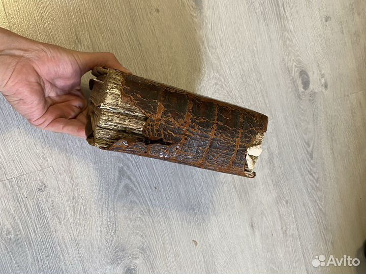 Старинная антикварная церковная книга